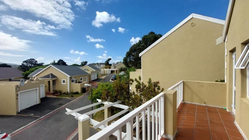 3 Bedroom Property for Sale in Bloemhof Western Cape